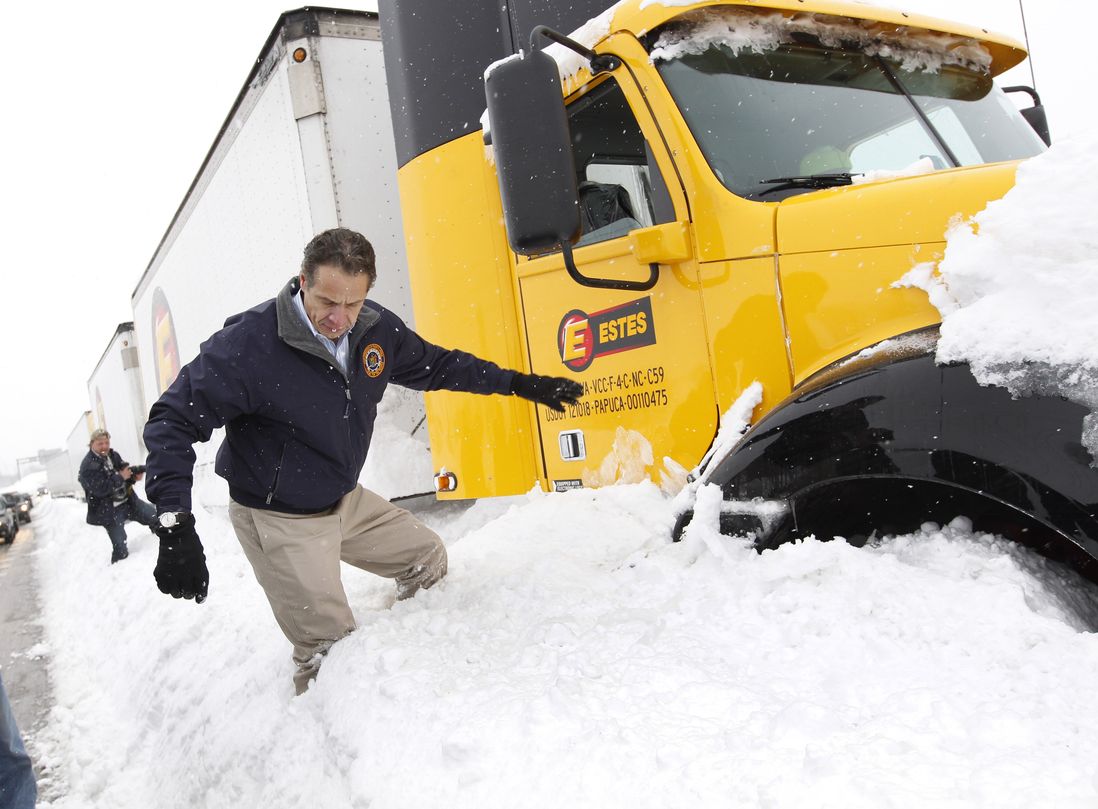 Gov. Cuomo struggled through the snow (AP)